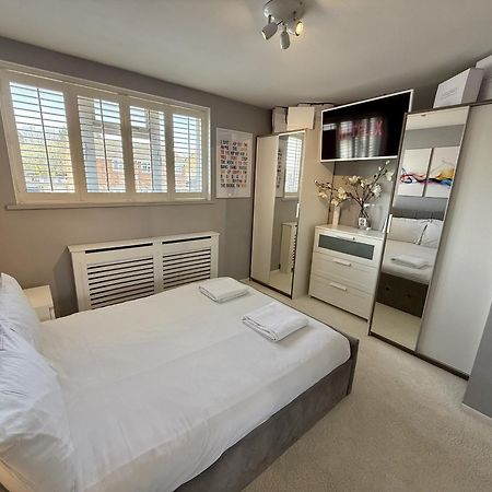 Fantastic 2-Bed House With Parking - Hosted By Hutch Lifestyle Villa Leamington Spa Exterior foto