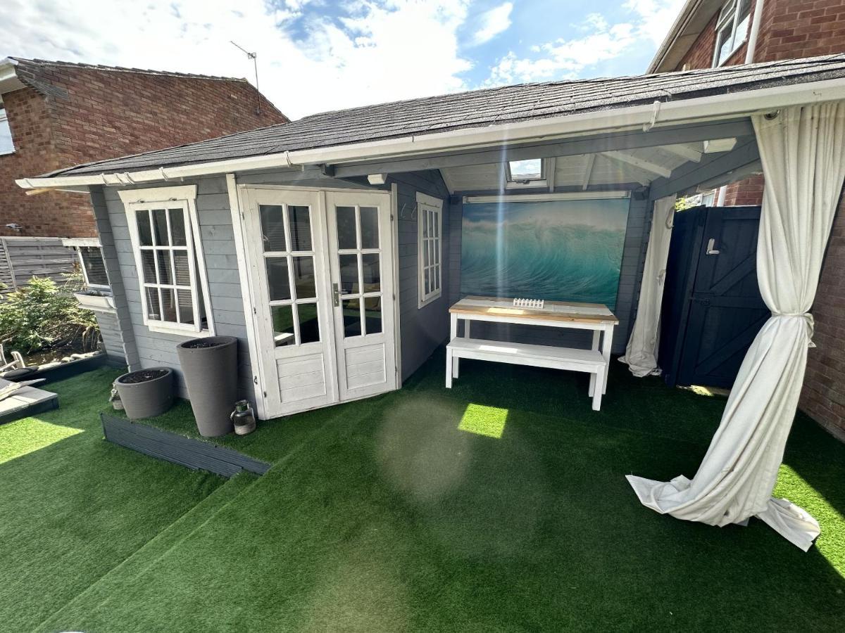 Fantastic 2-Bed House With Parking - Hosted By Hutch Lifestyle Villa Leamington Spa Exterior foto