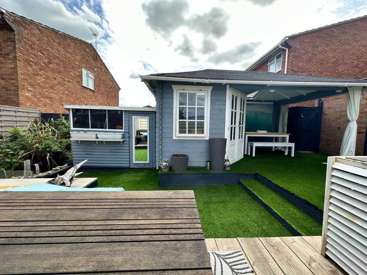 Fantastic 2-Bed House With Parking - Hosted By Hutch Lifestyle Villa Leamington Spa Exterior foto