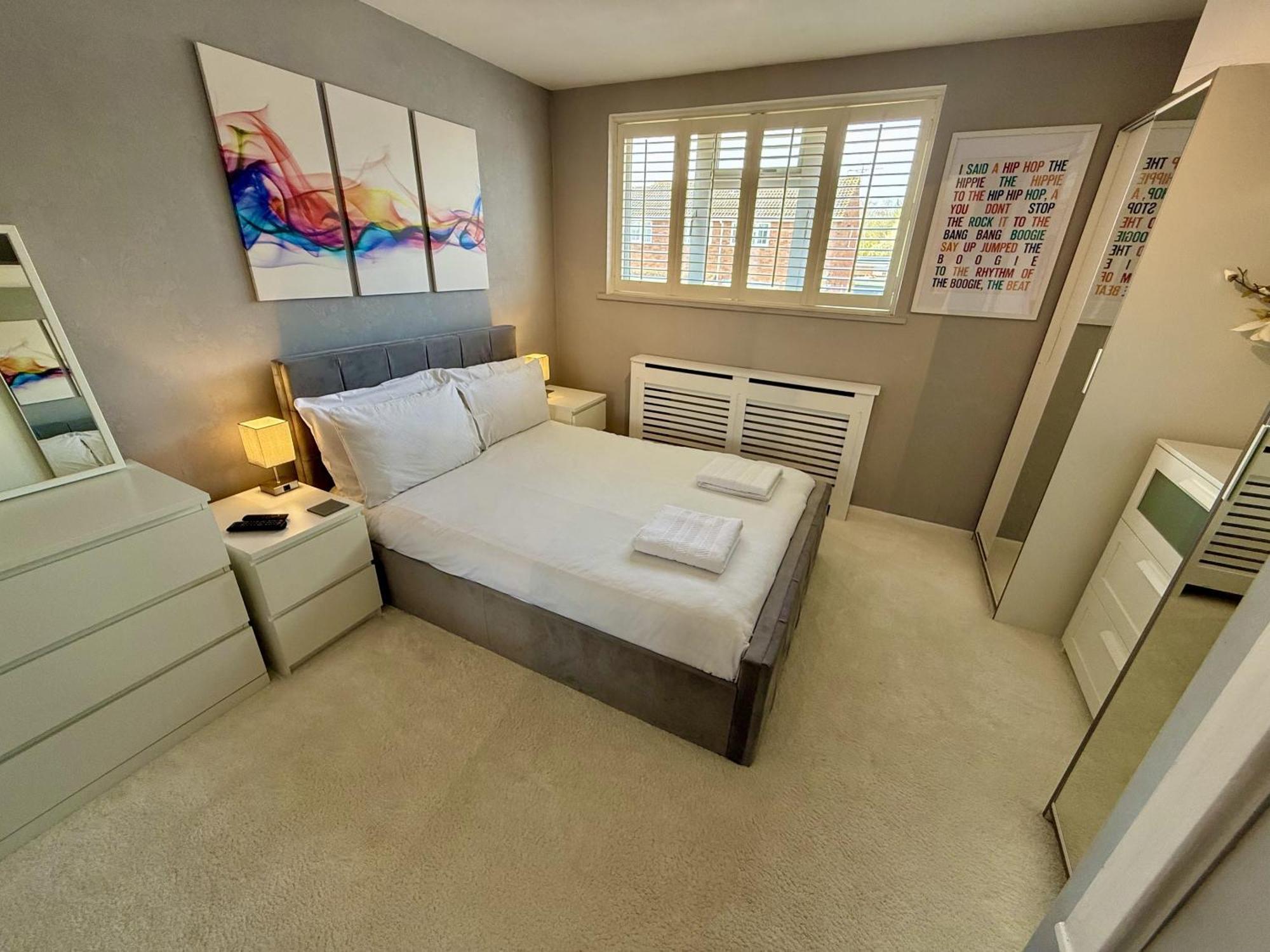 Fantastic 2-Bed House With Parking - Hosted By Hutch Lifestyle Villa Leamington Spa Exterior foto