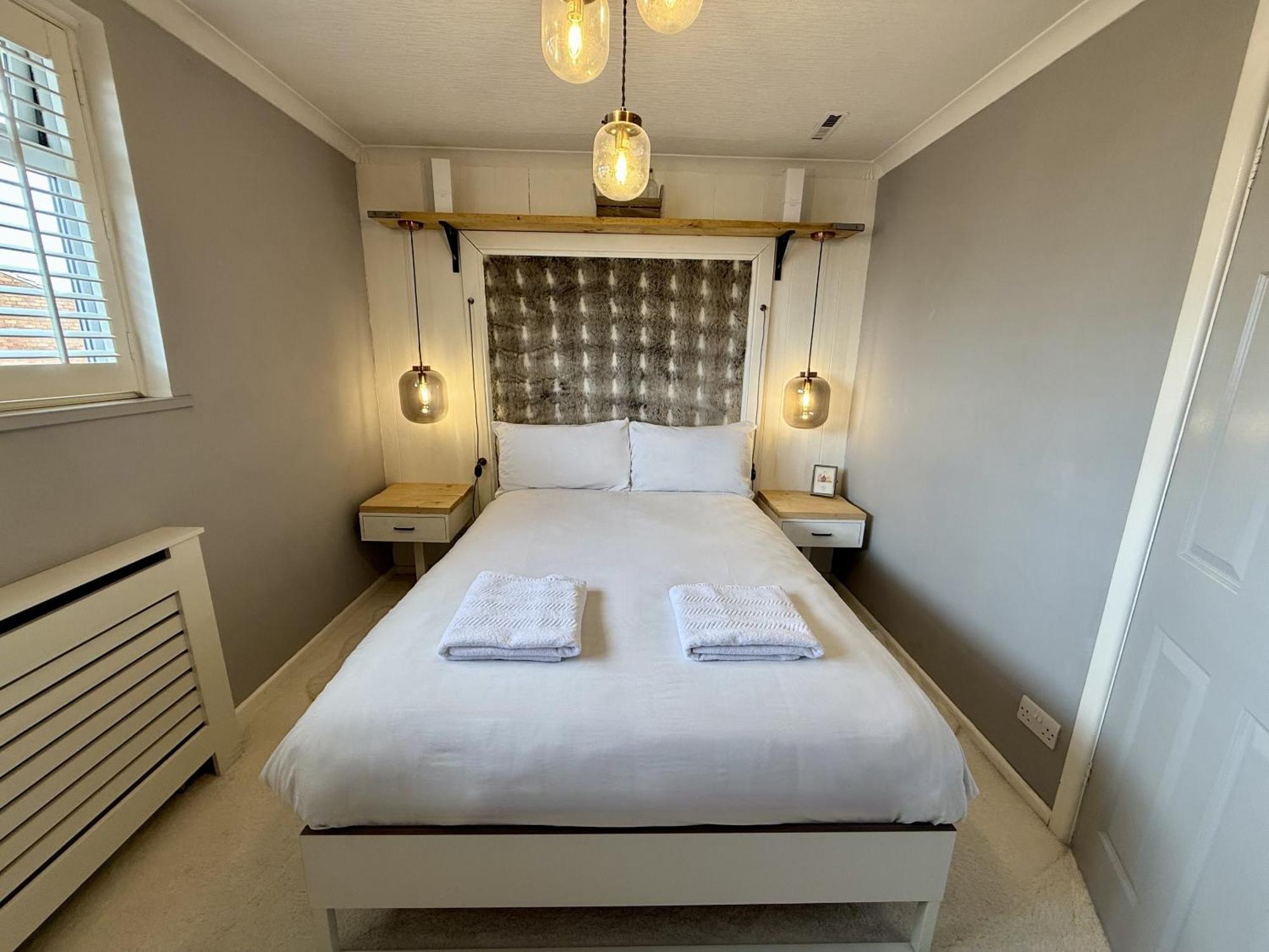 Fantastic 2-Bed House With Parking - Hosted By Hutch Lifestyle Villa Leamington Spa Exterior foto