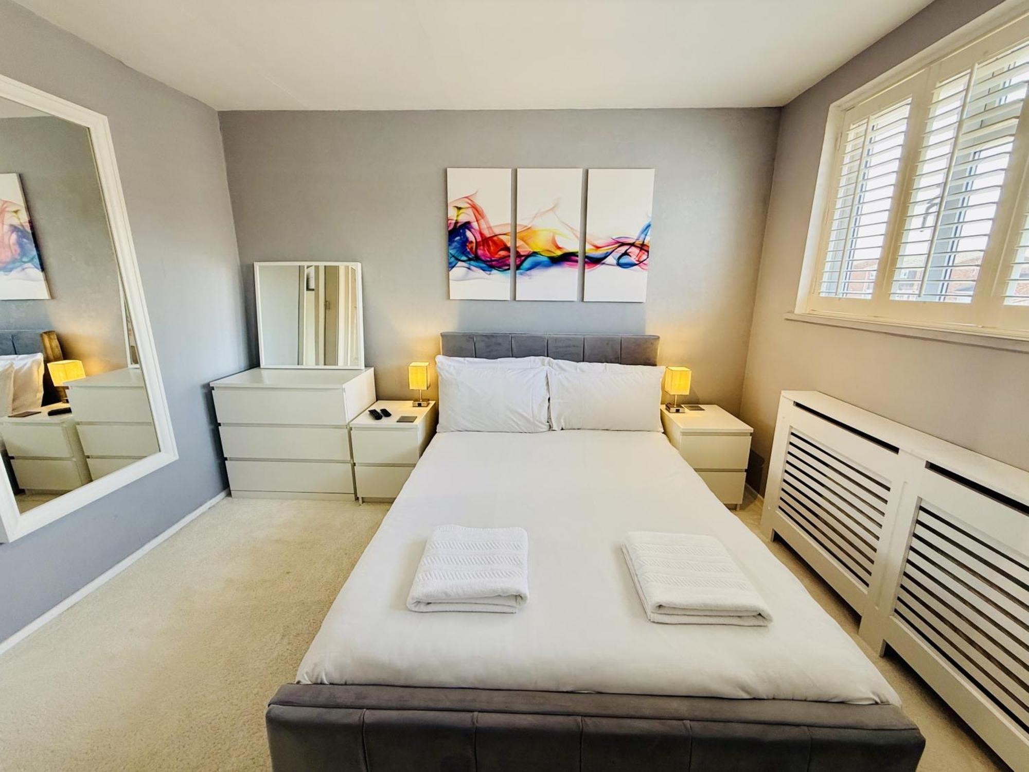 Fantastic 2-Bed House With Parking - Hosted By Hutch Lifestyle Villa Leamington Spa Exterior foto